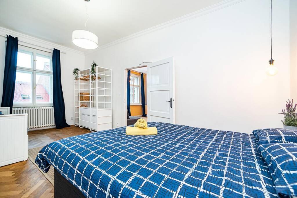 شقة Elegant, Modern, 2-Bed Flat By Museum Of براغ المظهر الخارجي الصورة